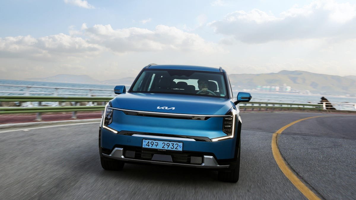 Testing the 2024 Kia EV9 in Korea