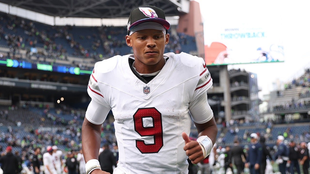 Cardinals bench Josh Dobbs, making way for Kyler Murray's potential season debut