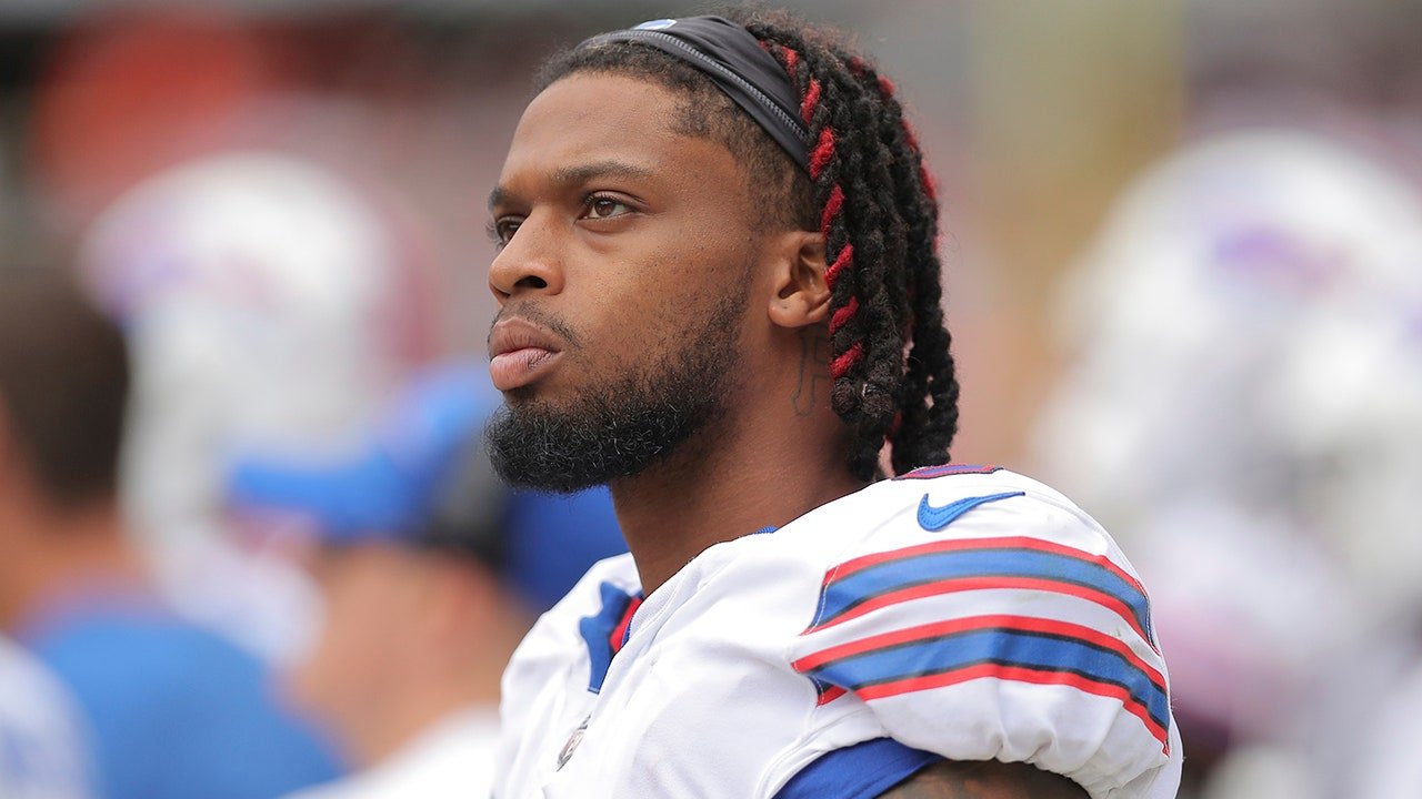 Bills' Damar Hamlin discusses first return to Cincinnati since cardiac arrest: 'I’m walking in with courage'