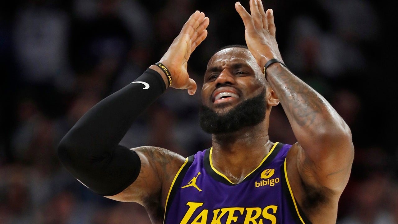 LeBron James erupts in fury as crunch-time shot ruled 2-pointer: 'Super frustrating'