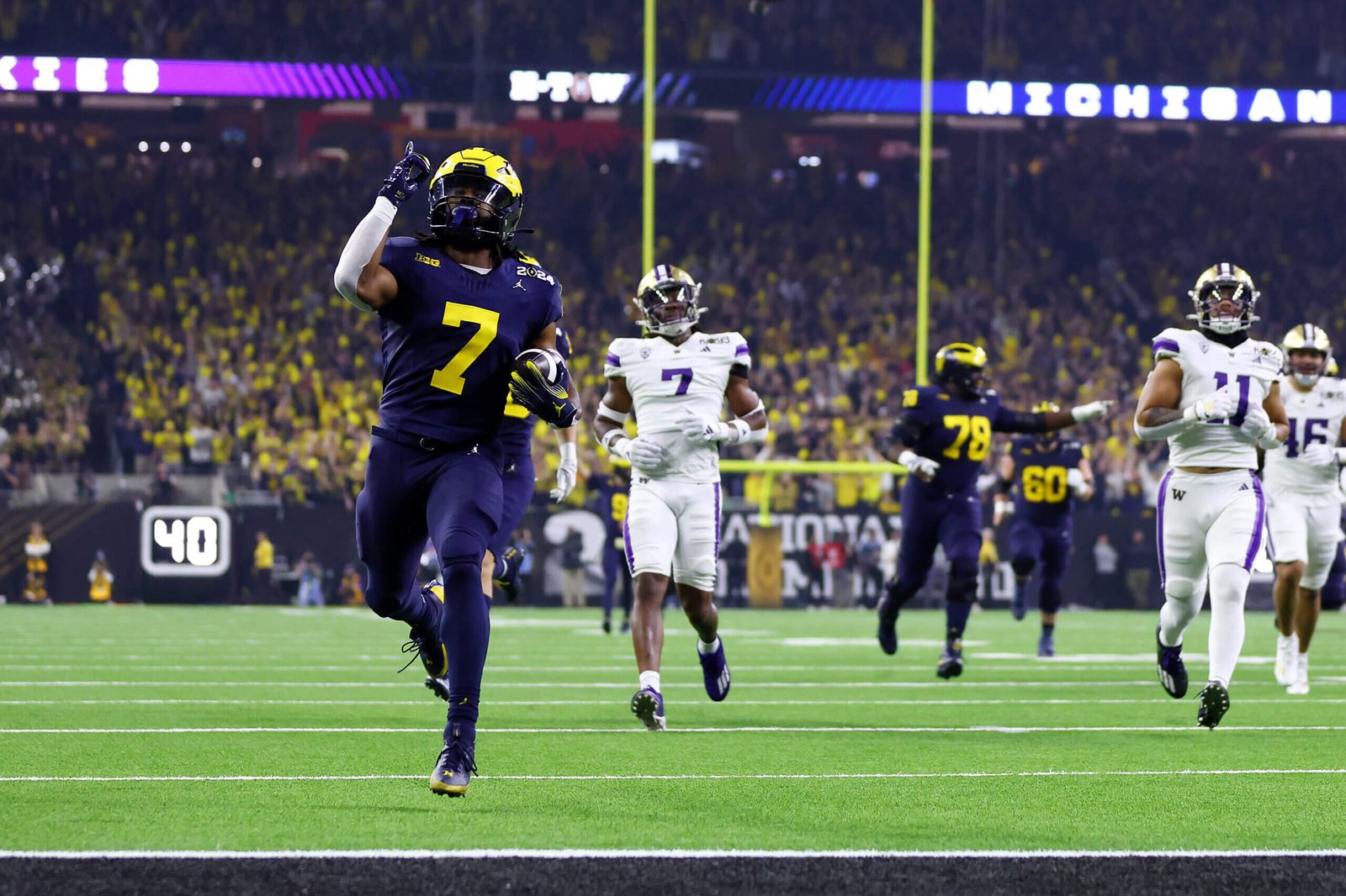 Michigan stymies Michael Penix Jr., Washington to win CFP