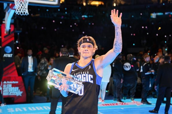 McClung wows in dunk contest; Lillard wins 3-point contest