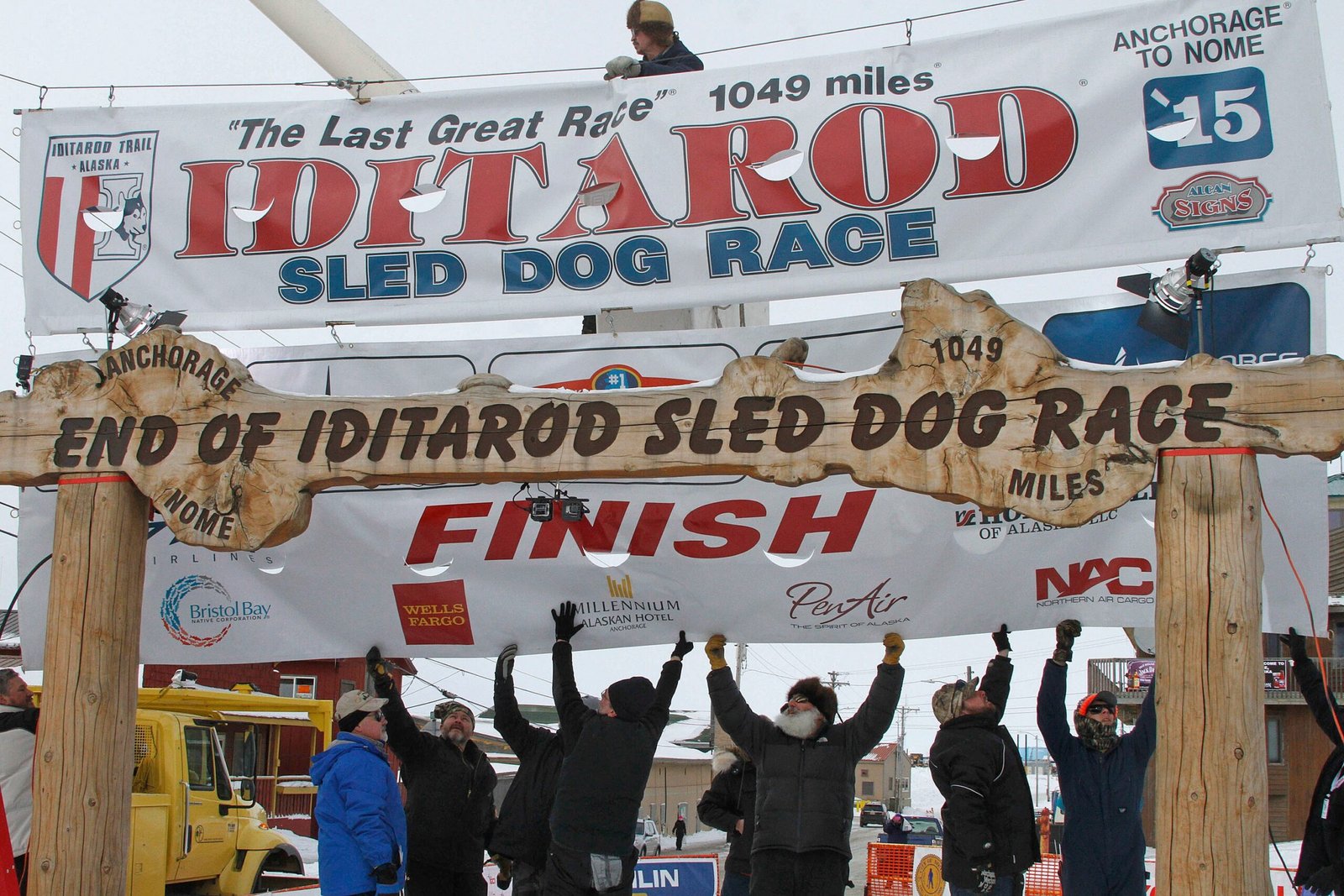 PETA calls for end of Alaska's Iditarod race following death of 2 dogs